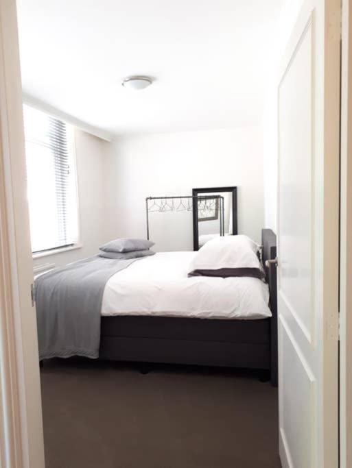 In The Old City Centre Of Edam, Unique Apartment. Bagian luar foto
