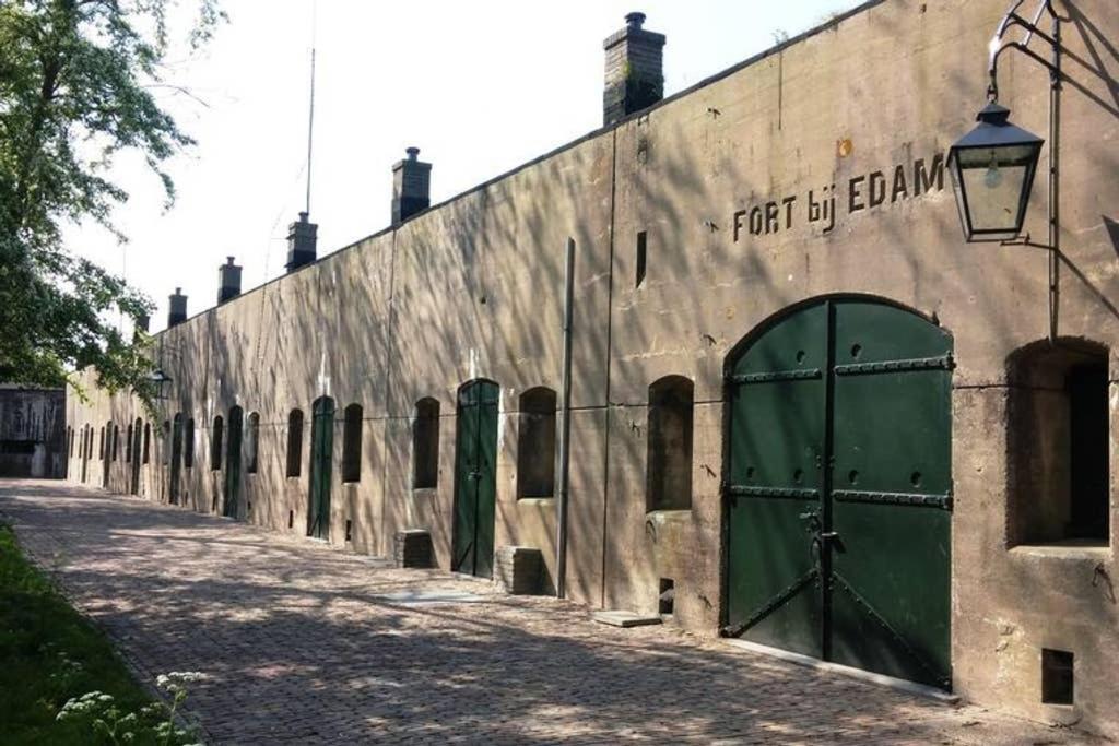 In The Old City Centre Of Edam, Unique Apartment. Bagian luar foto
